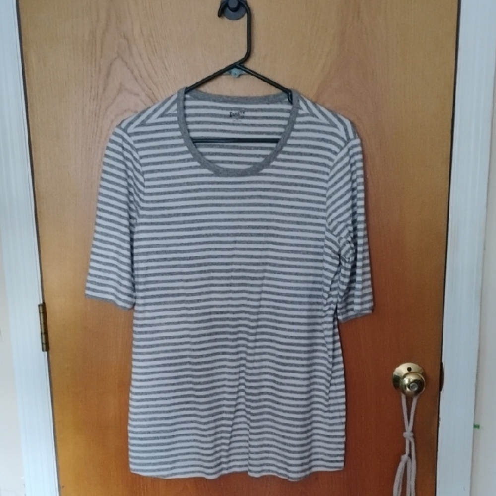 Duluth Trading Co Gray and White Striped Short Sleeve Tee
